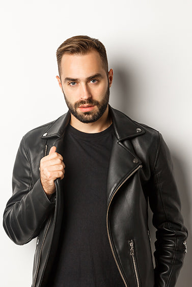 બ્લેક લેધર જેકેટ