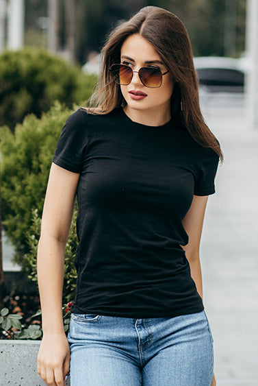 Plain short-sleeve black t-shirt